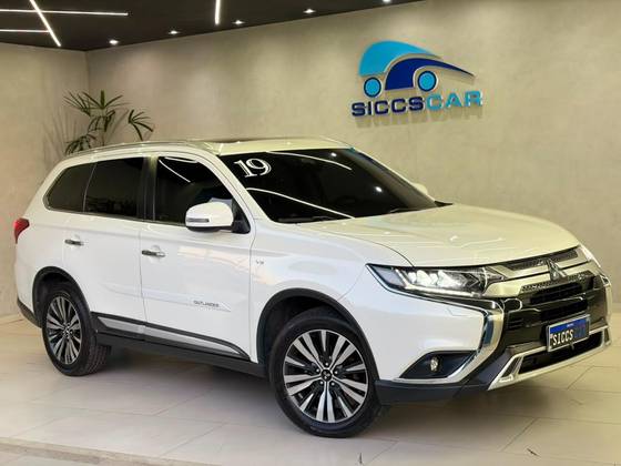 MITSUBISHI OUTLANDER 3.0 MIVEC V6 GASOLINA HPE-S AWD AUTOMÁTICO MITSUBISHI OUTLANDER 3.0 MIVEC V6 GASOLINA HPE-S AWD AUTOMÁTICO